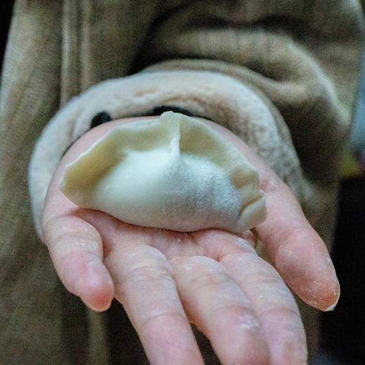胶东特色鲅鱼馅 | 精选深海野生新鲜大鲅鱼，手工剔刺，绞成细腻鱼糜。两种规格： 纯鲅鱼馅+黑猪肉鲅鱼馅，可以包饺子，也可以做鲅鱼丸汤，一盒500g。⭐️顺丰快递 商品图5