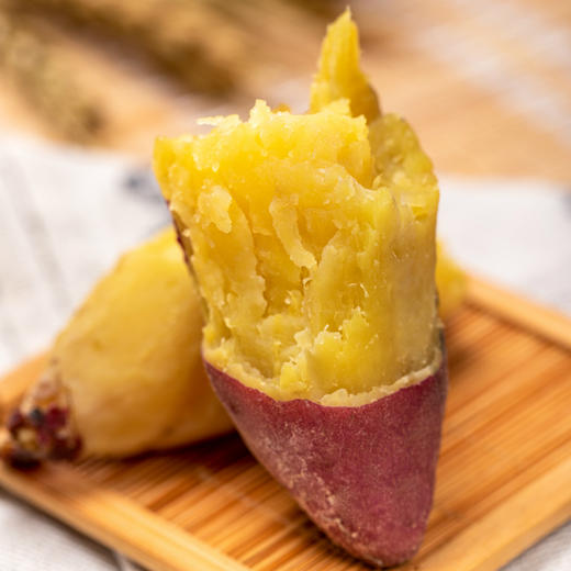 【京东快递】海南地瓜丨口感非常细腻，美味，两头略有丝，但不影响食用，让你吃完一个忍不住再来一个！天气原因，地瓜会有发芽的情况，不影响食用，介意慎拍！ 商品图4