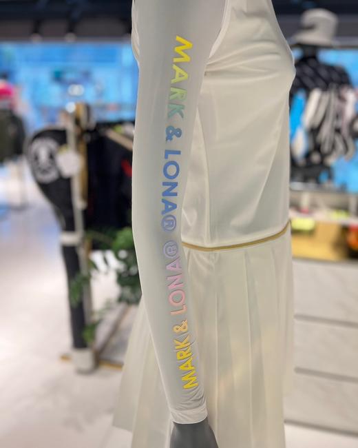 M&L春夏新款女士两件式连衣裙来了！原厂面料清爽怡人，非常显年轻的两件式连衣裙，🇰🇷工艺镭射印花，颜色明艳，搭配金色拉链，点睛之笔，百褶裙摆带来青春活力，轻量级内搭防晒长袖实用，春夏初秋均可穿！ 商品图5