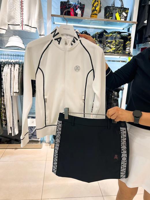 M&L家春季新款女士织带边小A字短裙来了！双侧特种机进口提花织带装饰，搭配隐形拉链，操作起来也是相当繁琐，车缝都要人工手钩藏入底部，面料弹力好不易皱，厚薄适中挺阔有型！ 商品图0