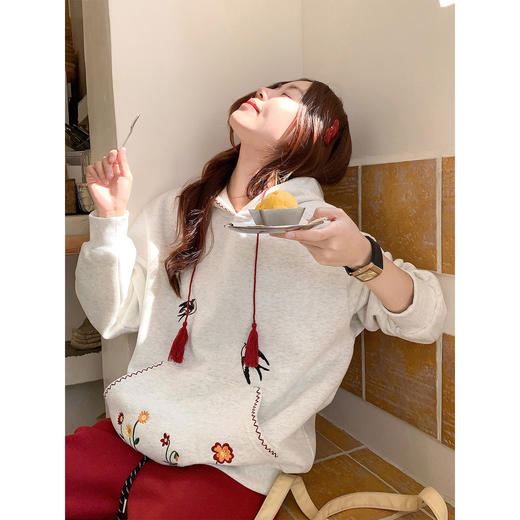 <曾小咸推荐>2.19 现货秒杀 ！微信超特价！韩系刺绣连帽加绒卫衣 日常209.99 立减120 秒杀89.99！！ 商品图1