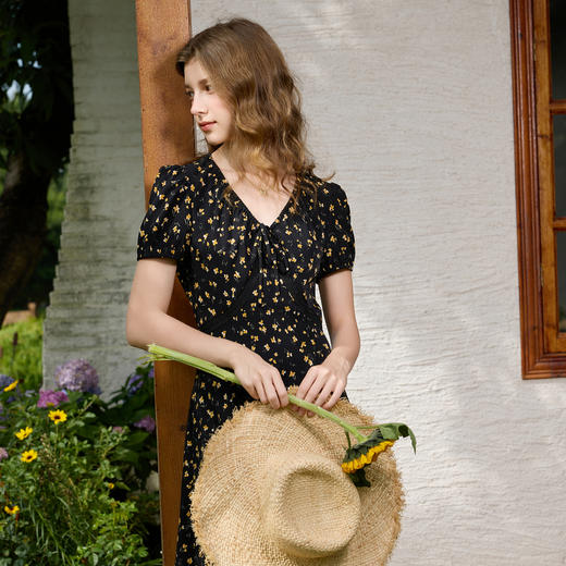 【理想裙】三彩2026春季新款法式浪漫碎花裙V领A字连衣裙长裙M 商品图3