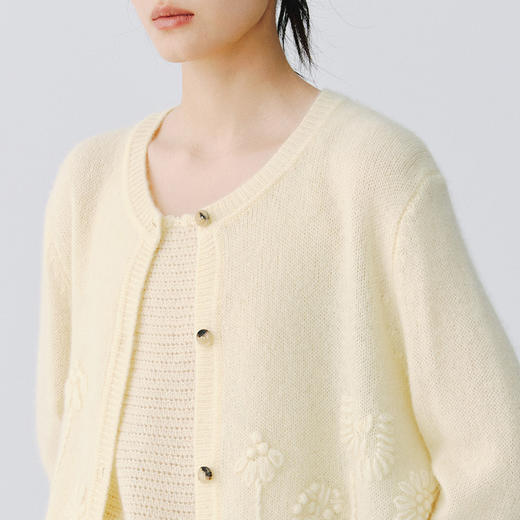 东黎 • 复苏的呼吸 淑气生花 丝绒女士手绣春日精致百搭圆领开衫 6053 商品图10