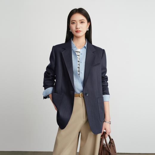 【严选】伊芙丽人字纹设计感宽松廓形西装外套女2026春季新款1H2911501 商品图3