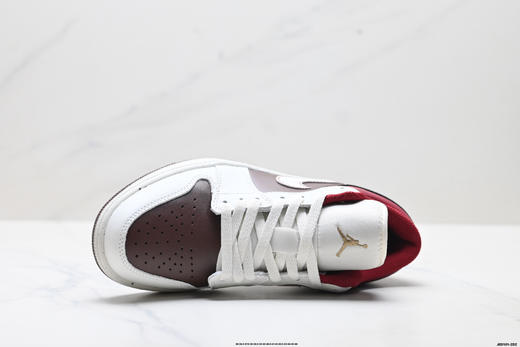 耐克乔丹Air Jordan 1低帮休闲运动板鞋IR7600-211男女鞋 商品图1
