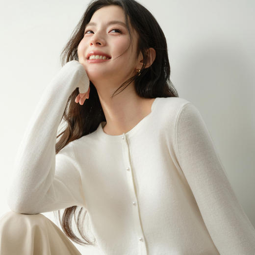 【严选】诗凡黎花边拼接绵羊毛针织开衫2026春新款系带收腰珍珠扣柔软毛衣7H2231111 商品图2