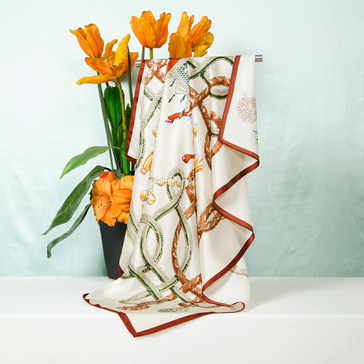 鑫缘 真丝素绉缎大方巾 HA4696 商品图3