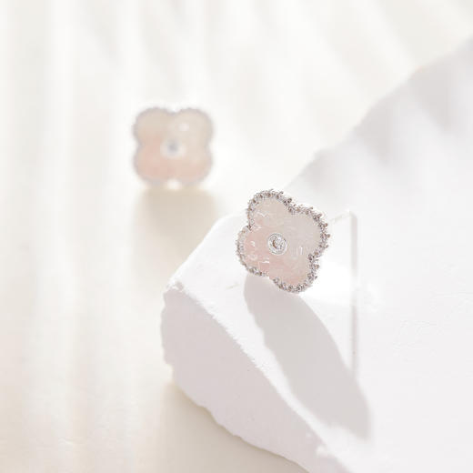 三彩2026新款幸运四叶草仿水晶耳钉合成锆石轻奢出游约会耳饰女 商品图1