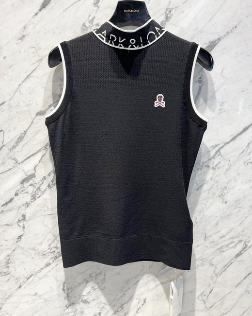 ML家新款女士无袖针织上衣来了！浪漫夏日新品，虽然立秋了但气温依然是炎热，这款时尚动感提花背心上衣依然是YYDS！很有小心机的背后蝴蝶结绑带设计搭配立领，青春活力又有小性感！ 商品图0