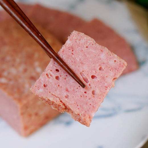 手工午餐肉丨选用黑猪肉，不添加防腐剂 ，淀粉只加了一点点， 肉味十足，到货冷冻保存。 500g/盒 ⭐️顺丰空运 商品图2