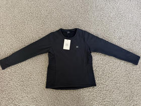 原单正品KOLON 女款荔枝绒卫衣
收腰设计  黑色 米色  两个颜色可以选择
袖口有logo  整体显得很高级。
尺码S-XL
清货特价