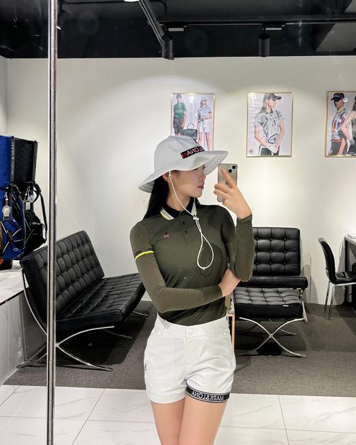 M&L*新款春夏女士防晒长袖上衣来了！🇰🇷渠道订单，今年最新3色出 ，客供进口面料，一如既往的亲肤无感 ，丝滑冰感🧊触感让你想一穿再穿！很大方的设计，清新撞色，打球🏌️‍♀️日常休闲均可！ 商品图5