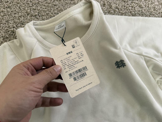 原单正品KOLON 女款荔枝绒卫衣
收腰设计  黑色 米色  两个颜色可以选择
袖口有logo  整体显得很高级。
尺码S-XL
清货特价 商品图7