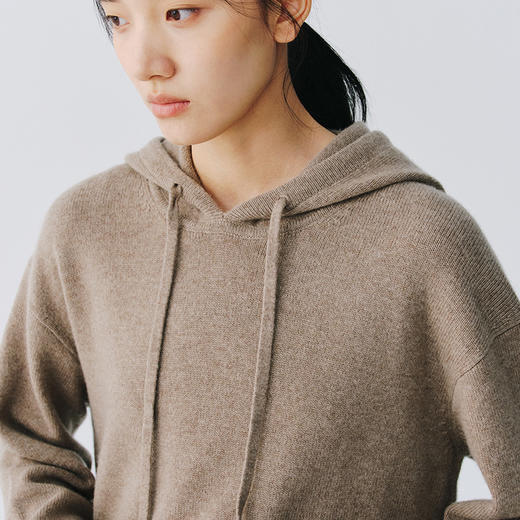 东黎 • 复苏的呼吸 春日游望 山羊绒女士轻盈保暖连帽套衫 6144 商品图5