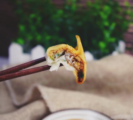 胶东特色鲅鱼馅 | 精选深海野生新鲜大鲅鱼，手工剔刺，绞成细腻鱼糜。两种规格： 纯鲅鱼馅+黑猪肉鲅鱼馅，可以包饺子，也可以做鲅鱼丸汤，一盒500g。⭐️顺丰快递 商品图9