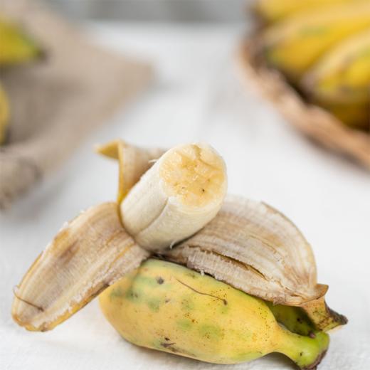 生态芭蕉丨生态种植，个头小有籽，香甜软糯，回味微酸，层次感丰富，需要自行催熟，成熟后出现黄斑、黑斑等属于正常现象，黑斑越多成熟度越高越好吃，⭐️顺丰陆运 商品图2