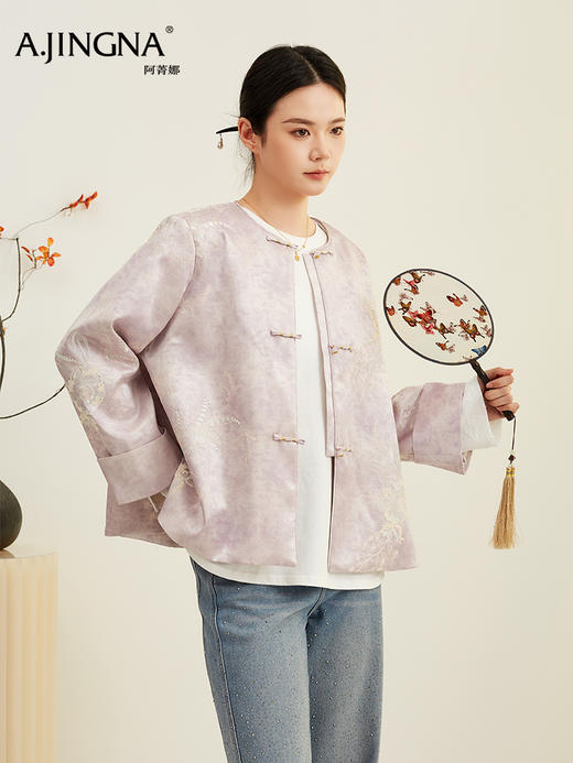 【新中式】阿菁娜春季新款新中式苏绣牡丹桑蚕丝外套金属盘扣点缀明代团领彰显东方美学F31C207001 商品图1