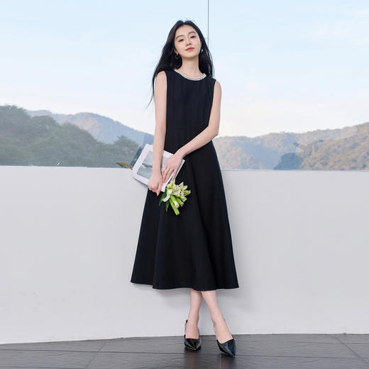 三彩2026春季新款圆领无袖收腰连衣裙A字裙大摆长裙背心裙简约M 商品图2