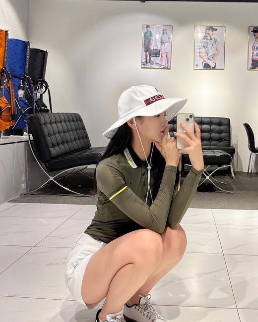 M&L*新款春夏女士防晒长袖上衣来了！🇰🇷渠道订单，今年最新3色出 ，客供进口面料，一如既往的亲肤无感 ，丝滑冰感🧊触感让你想一穿再穿！很大方的设计，清新撞色，打球🏌️‍♀️日常休闲均可！ 商品图4