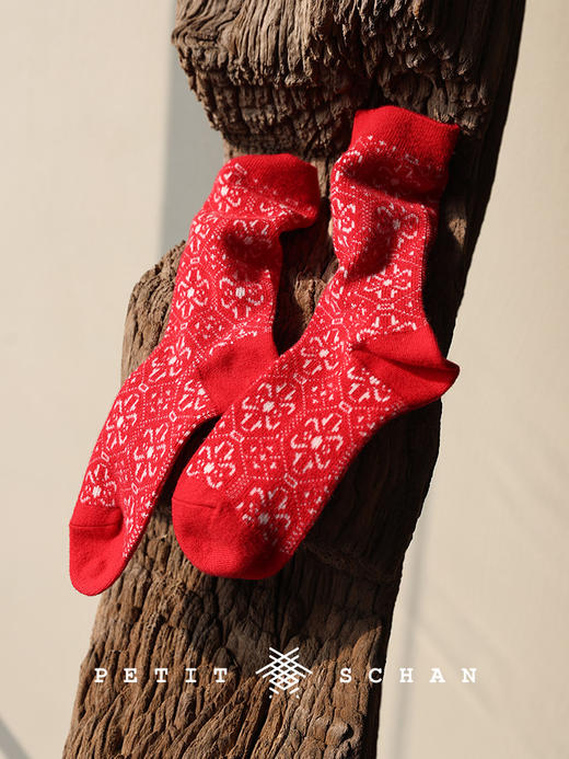 699积分兑换 PETIT SCHAN小闪 新年的窗花 羊毛混纺复古提花中筒袜 商品图1