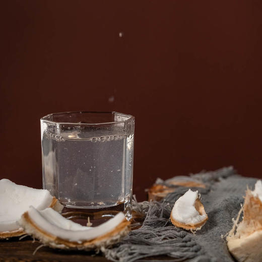 泰国椰青| 长在树上的天然饮品，清甜，椰香味浓郁，椰青中的贵族，泰国特有品种， ⭐️顺丰陆运 商品图1