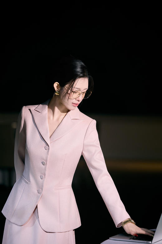 法小曼*子珍粉色西装套裙伞裙高级减龄主持人 商品图1