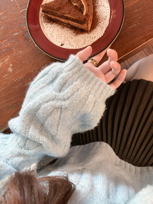 <曾小咸推荐> 2.18 现货秒杀 ！微信超特价！韩系v领短款针织衫 日常189.99 立减100 秒杀89.99！！ 半裙 秒杀79.99！！ 商品图7