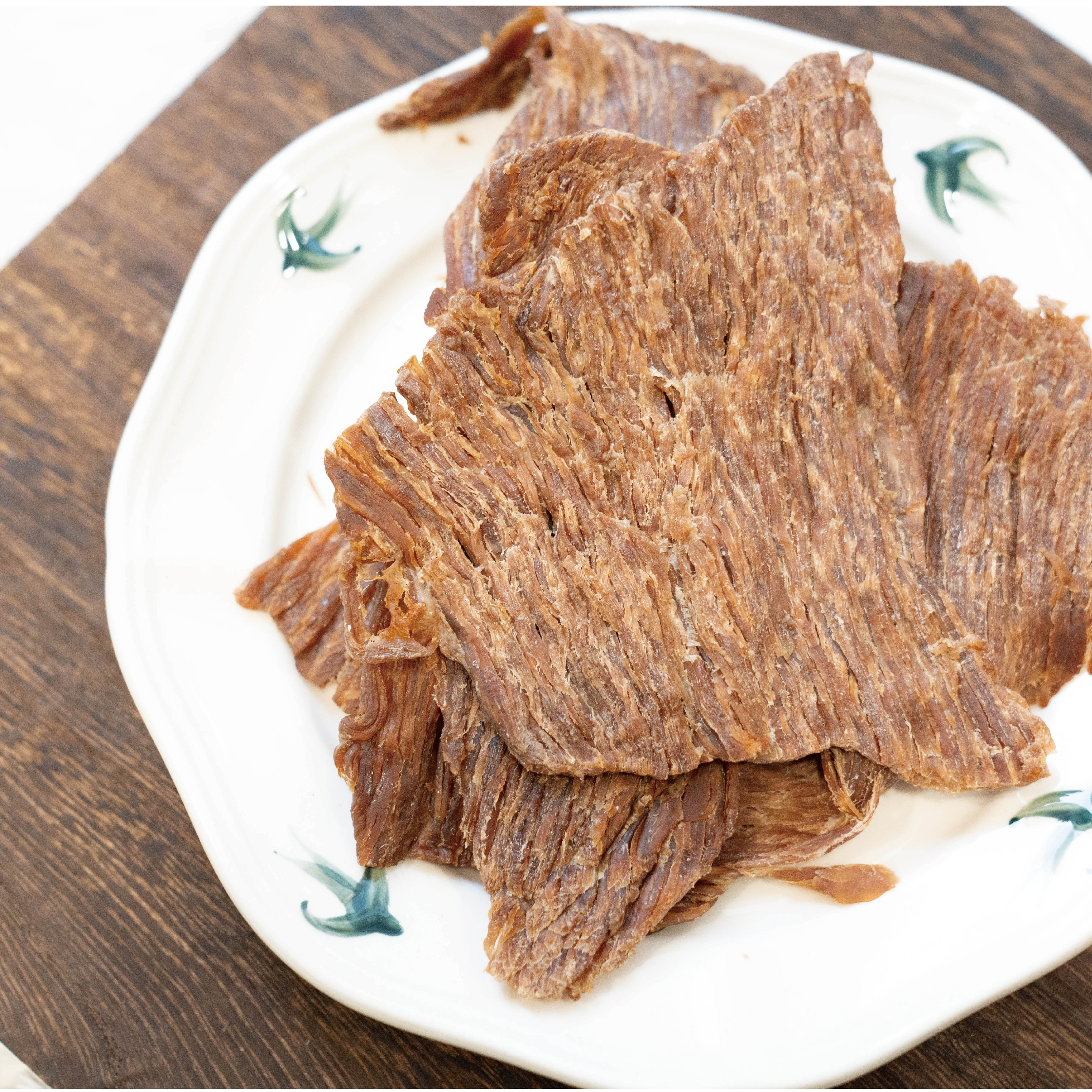 温州特色大片牛肉干   80g±/包    大片原切，有嚼劲但不废牙，能品出牛肉原香