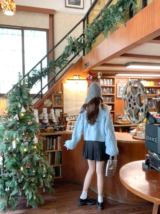 <曾小咸推荐> 2.18 现货秒杀 ！微信超特价！韩系v领短款针织衫 日常189.99 立减100 秒杀89.99！！ 半裙 秒杀79.99！！ 商品图11