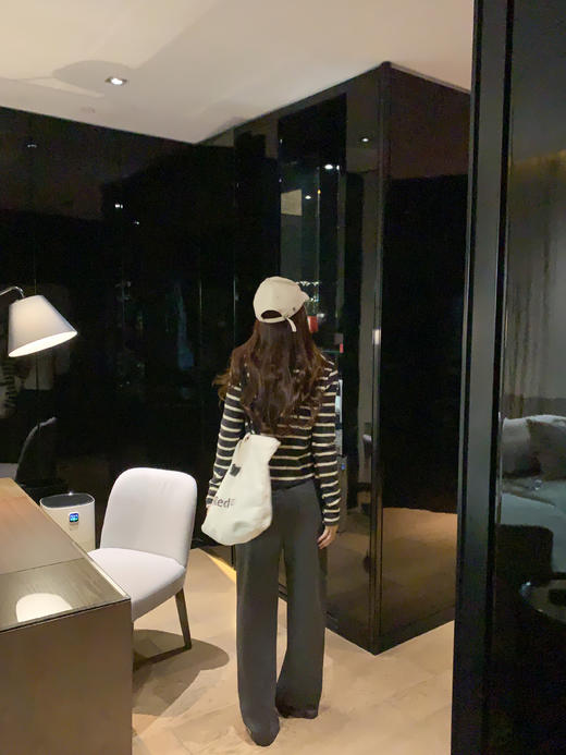 <曾小咸推荐> 2.19 现货秒杀 ！微信超特价！4色韩系灰直筒休闲裤 日常189.99 立减110 秒杀79.99！！长袖t恤 秒杀69.99！！ 商品图10