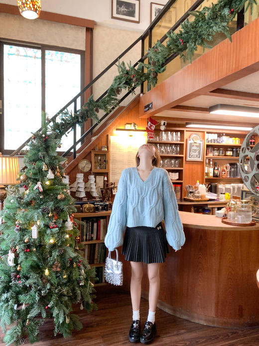 <曾小咸推荐> 2.18 现货秒杀 ！微信超特价！韩系v领短款针织衫 日常189.99 立减100 秒杀89.99！！ 半裙 秒杀79.99！！ 商品图14