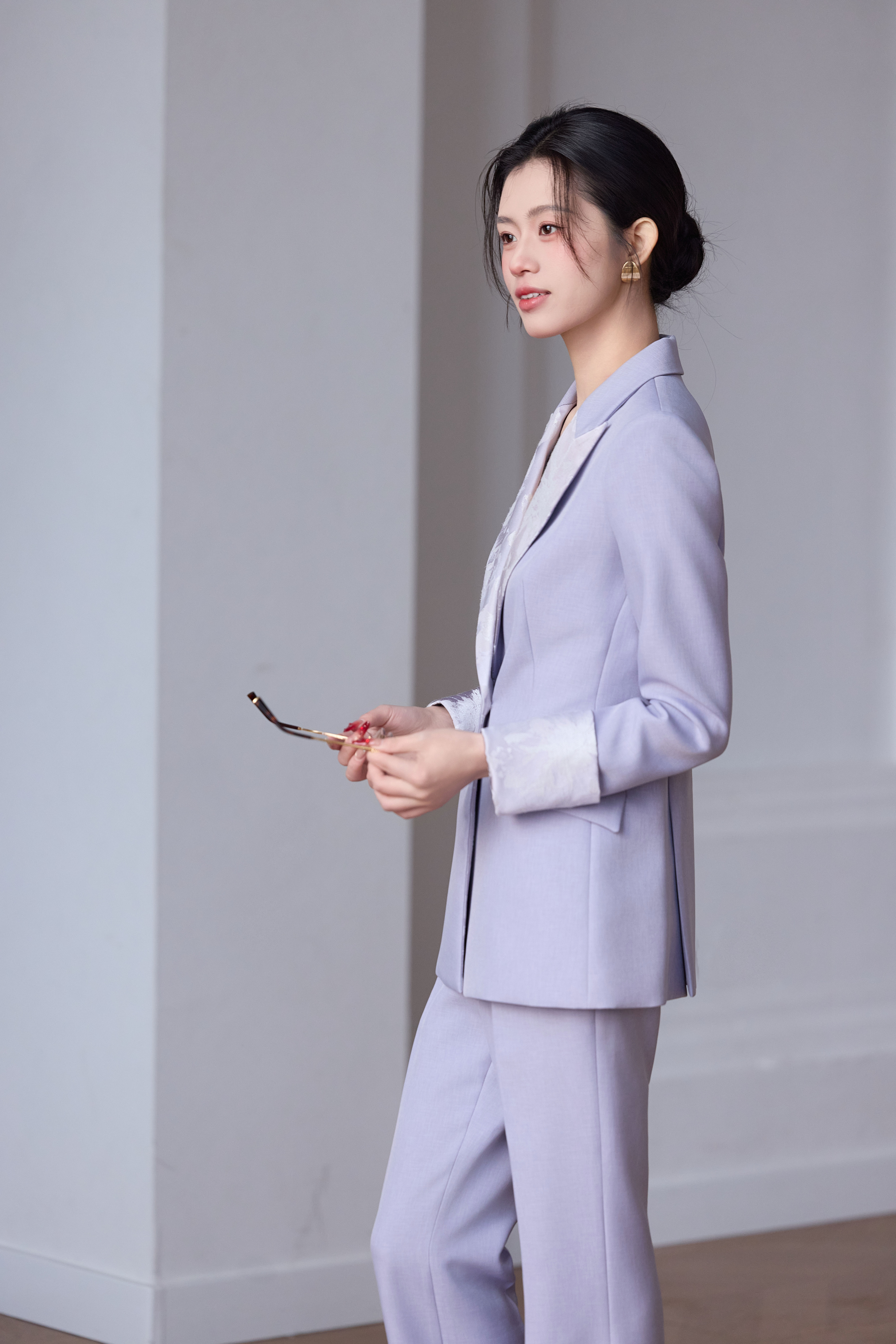 法小曼*子珍/紫色新中式套装时尚播音主持人西装缎领国风年会职业装高级FYCP035