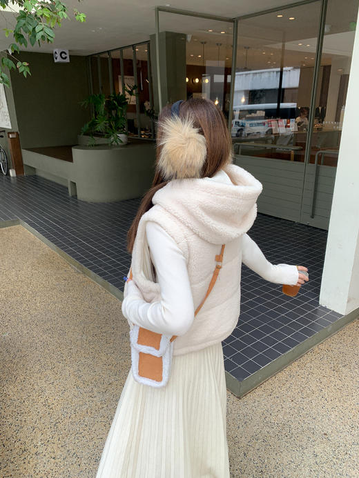 <曾小咸推荐>2.18现货秒杀 ！微信超特价！韩系羊羔毛连帽马甲 日常259.99 立减150 秒杀109.99！！ 商品图11