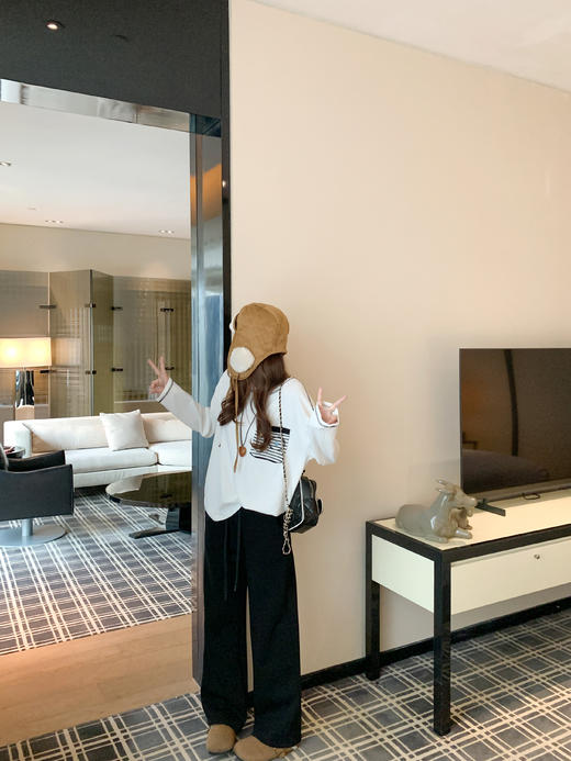 <曾小咸推荐> 2.19 现货秒杀 ！微信超特价！4色韩系灰直筒休闲裤 日常189.99 立减110 秒杀79.99！！长袖t恤 秒杀69.99！！ 商品图12