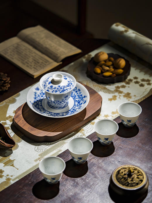 富玉窑  景德镇青花玲珑蝶舞春桃盖碗茶杯主人杯高档功夫泡茶具套装 商品图2