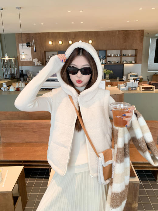 <曾小咸推荐>2.18现货秒杀 ！微信超特价！韩系羊羔毛连帽马甲 日常259.99 立减150 秒杀109.99！！ 商品图10