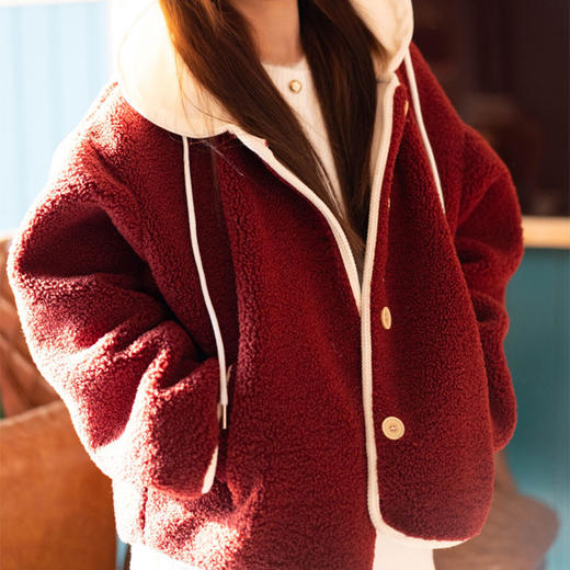 LONGNVFAIR车厘子红羊羔绒外套，藏着一抹热红酒的醇厚，衬得气色透亮，年底贵气战衣（3-7天发货）【G】 商品图9