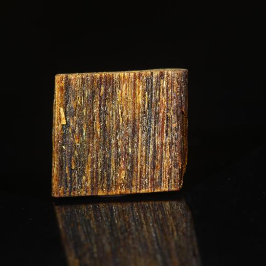 BC.SN2.3-6   白棋沉水小料，0.47g 商品图0