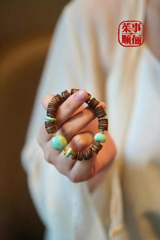 【茱事顺俪】18k黄金沉香绿松手链 商品图1