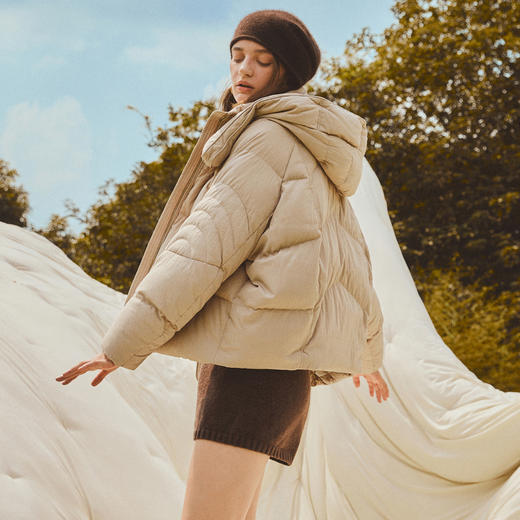 谜底设计感羽绒服女士2025年冬季新品鹅绒宽松连帽短款254MY1616 商品图2