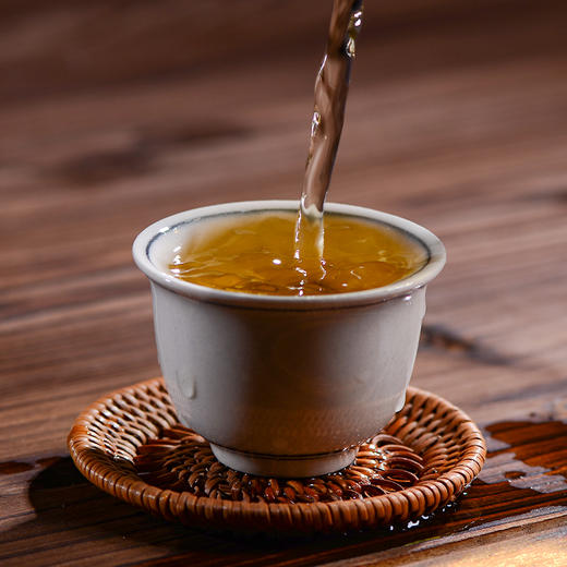 【预售7折，买5送1】2026《红颜》古树单芽滇红茶  100克/罐 商品图1