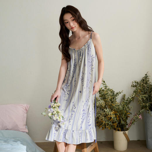 芬腾【带胸垫】防凸点睡裙女夏季新款莫代尔碎花性感吊带裙外穿休闲 商品图2