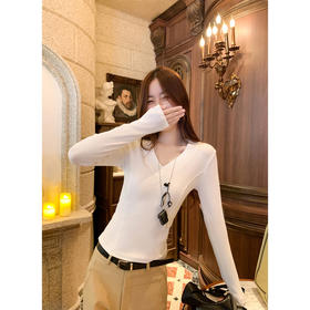 <曾小咸推荐> 2.26 现货秒杀 ！微信超特价！2色v领长袖t恤 日常109.99 立减50 秒杀59.99！！复古卡其色高腰直筒休闲裤  秒杀129.99！