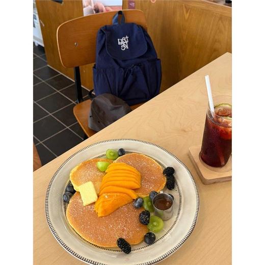 韩系百搭双肩包休闲字母绣花登山小背包电脑包学生通勤大容量书包 商品图4