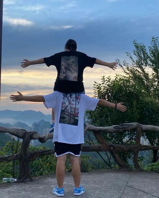 .清仓，白色m码！110-150斤！Fog花卉短袖，粗纱棉材质，久洗不变形，超强质感，男女同款 商品图5