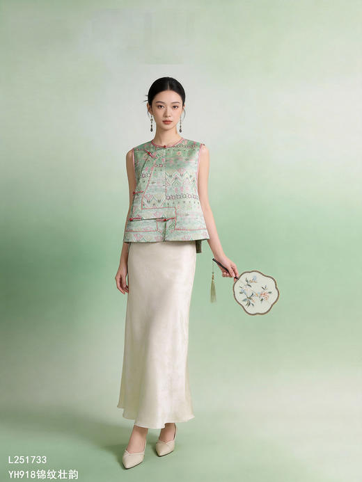 L251733马甲 商品图2