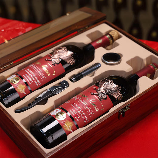 【春节正常发货】法国 君燚庄园飞马浮雕红酒礼盒 750ml*2瓶 商品图7