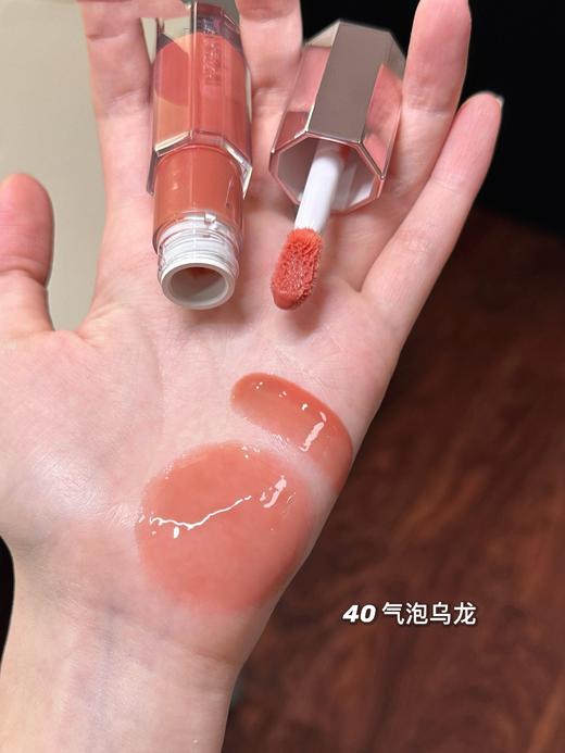 【特供深圳南通市场，代购集散地】兰蔻 是我爆汁丰唇蜜 一涂嘴唇立马QQ弹，是非常juicy的果冻唇效果 而且颜色都好清透，不会太浓 很有淡颜氛围～又能恰好遮盖住唇色！ 商品图4