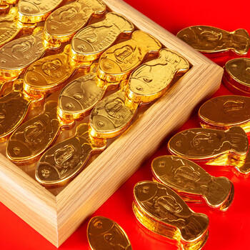 徐福记金币巧克力320g 约26枚糖果礼盒 代可可脂牛奶味 休闲零食 伴手礼 /休闲食品 /糖果 /糖果礼盒/礼包 商品图4