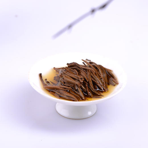 【预售7折，买5送1】2026《红颜》古树单芽滇红茶  100克/罐 商品图3